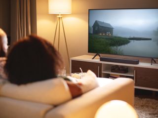 JBL Bar 2.0 All-in-One chega ao Brasil com design compacto e som